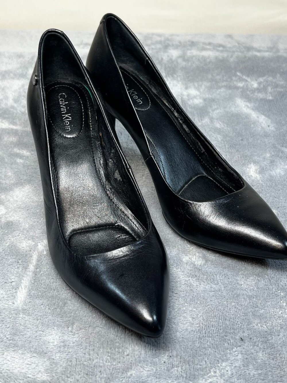 Calvin Kein black pumps Size 6